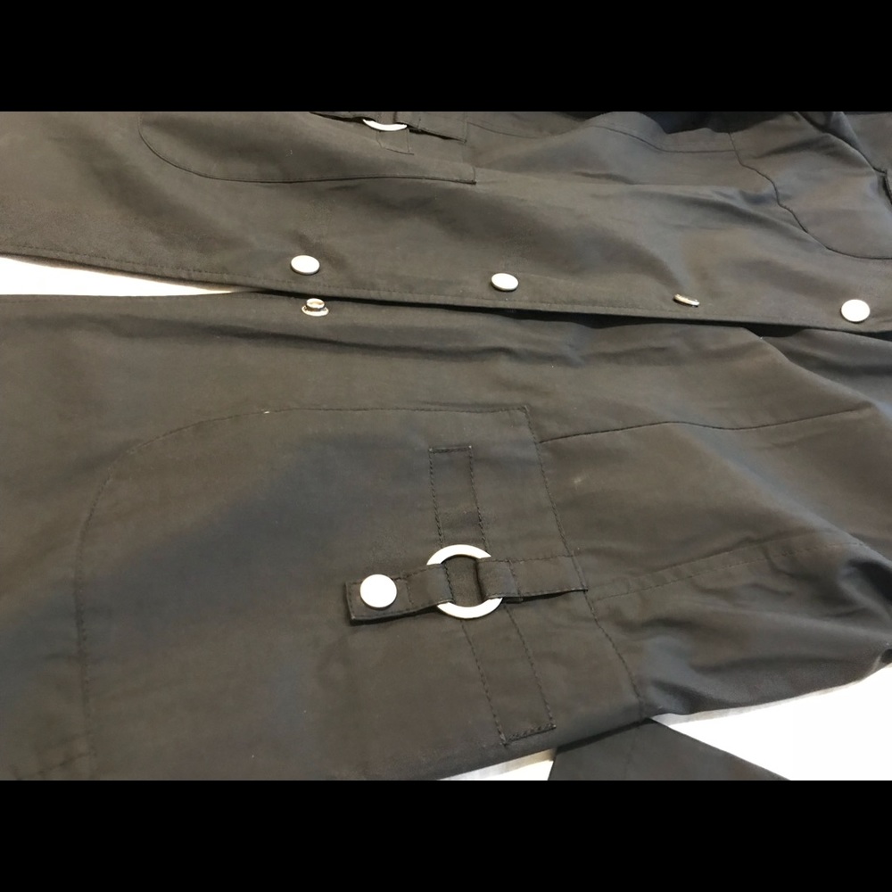 Rain coat - Picture 2 of 8